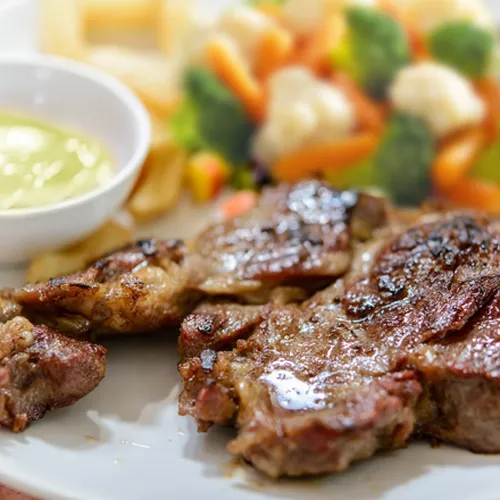 Hüftsteaks mit Mischgemüse