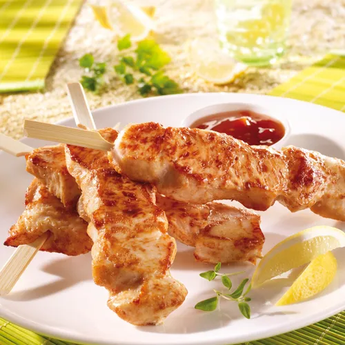 Hähnchenfilet-Spieße mit Paprika-Dip